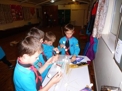 Beavers group using straws game