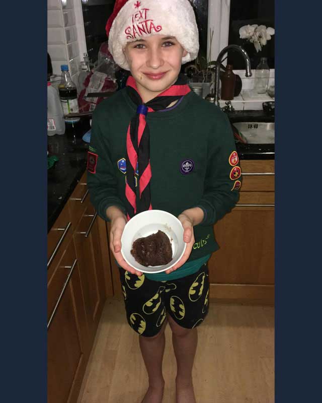 cubs with plate and santa hat